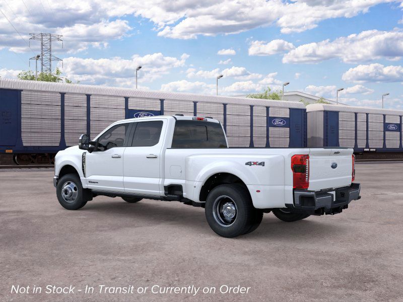 2026 Ford F-350 LARIAT photo 4