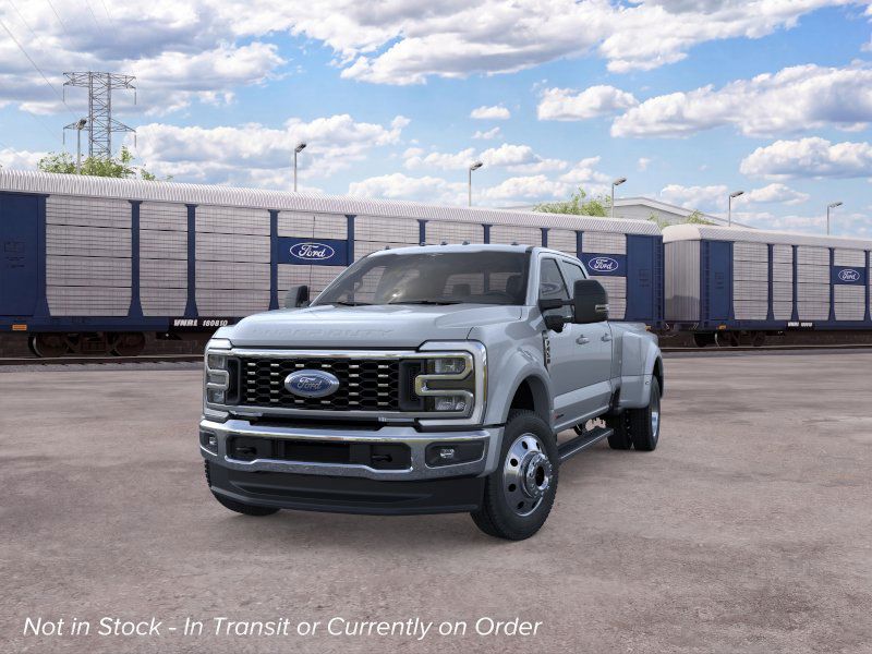 2026 Ford F-450 LARIAT photo 2