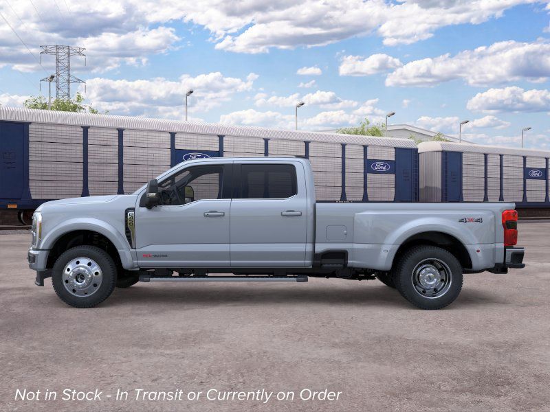 2026 Ford F-450 LARIAT photo 3