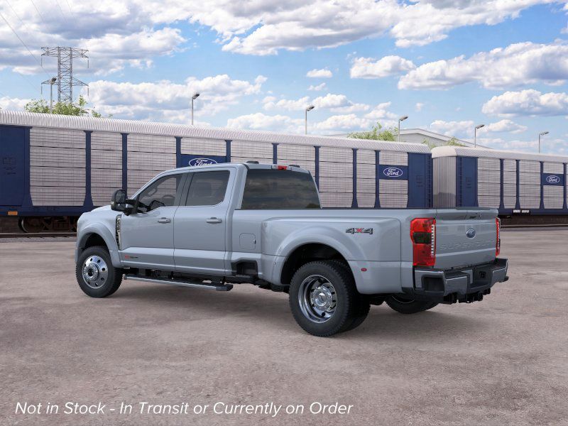 2026 Ford F-450 LARIAT photo 4