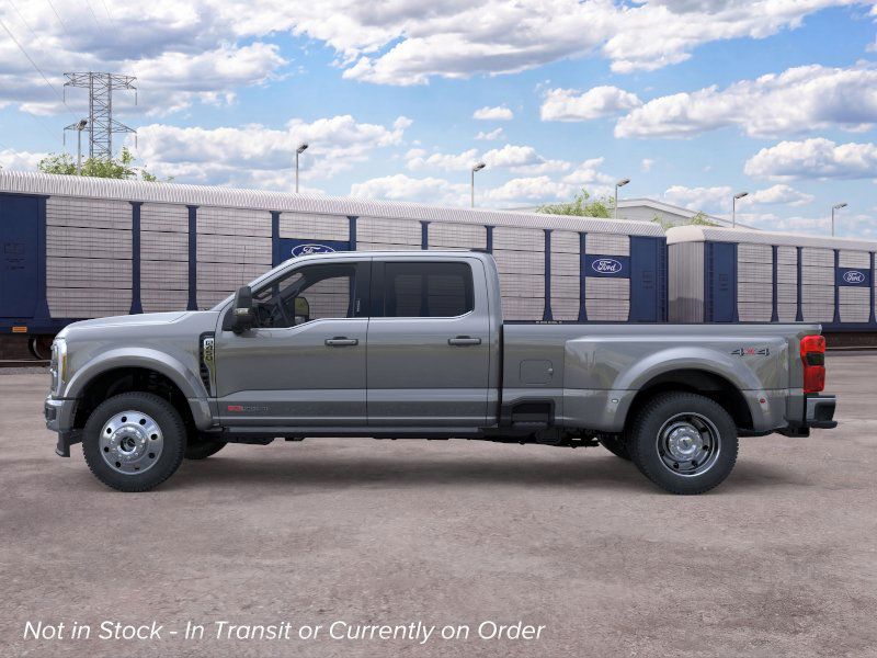2026 Ford F-450 LARIAT photo 3