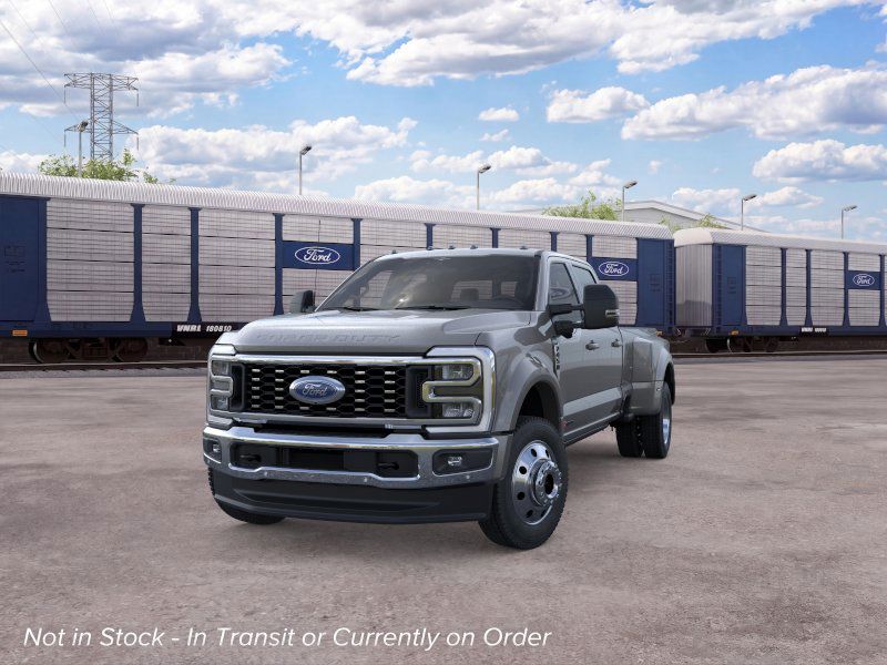 2026 Ford F-450 LARIAT photo 2