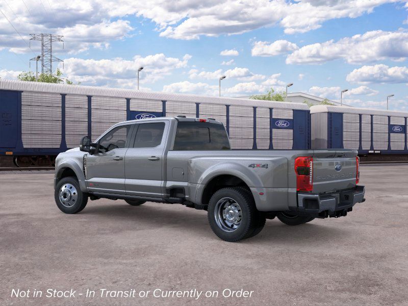 2026 Ford F-450 LARIAT photo 4