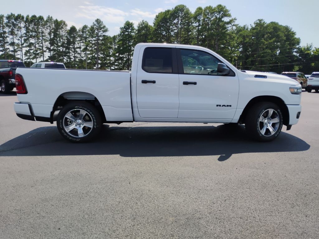2026 Ram 1500 Express photo 4