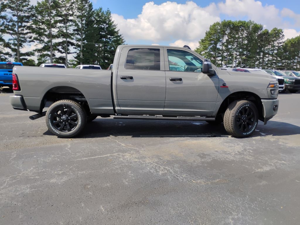 2026 Ram 2500 Black Express photo 4