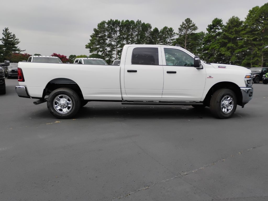 2026 Ram 3500 Tradesman photo 4
