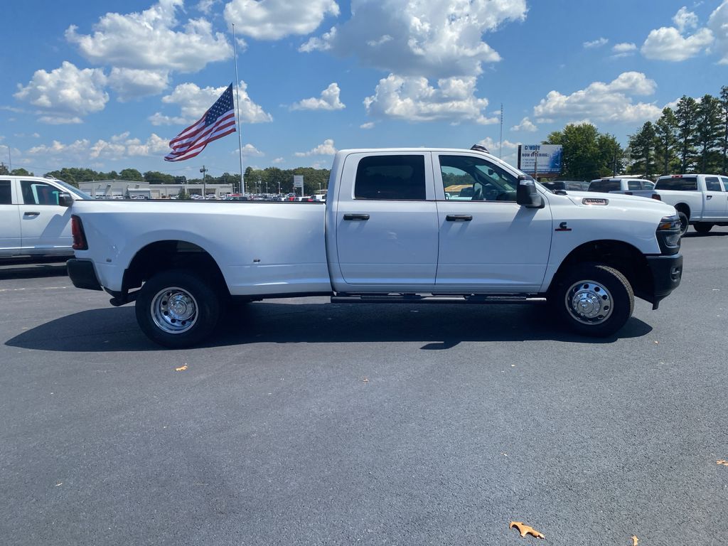 2026 Ram 3500 Tradesman photo 4