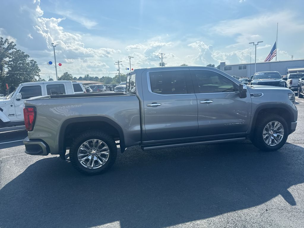 2024 GMC Sierra Denali photo 4