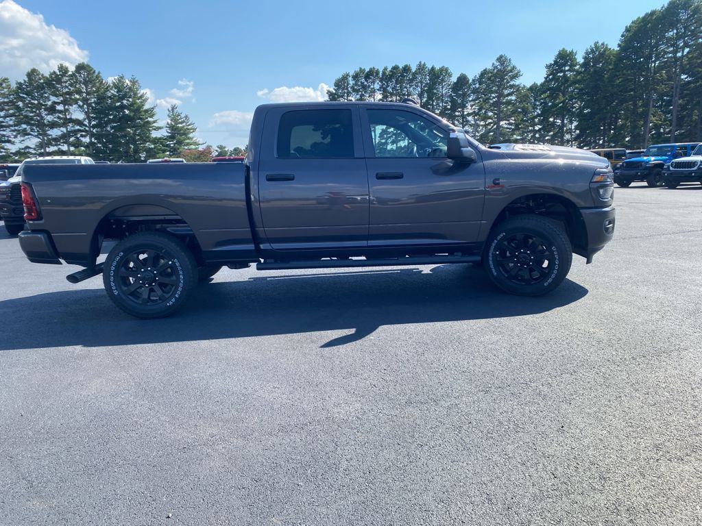 2026 Ram 2500 Black Express photo 4