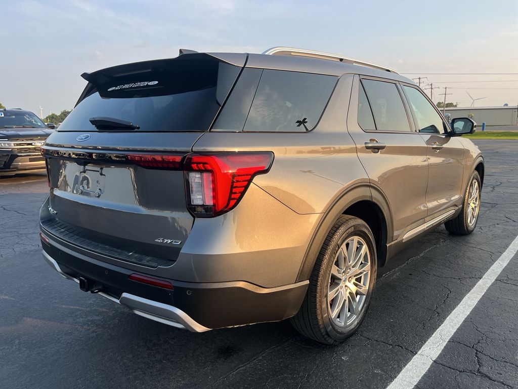 2025 Ford Explorer Platinum photo 5