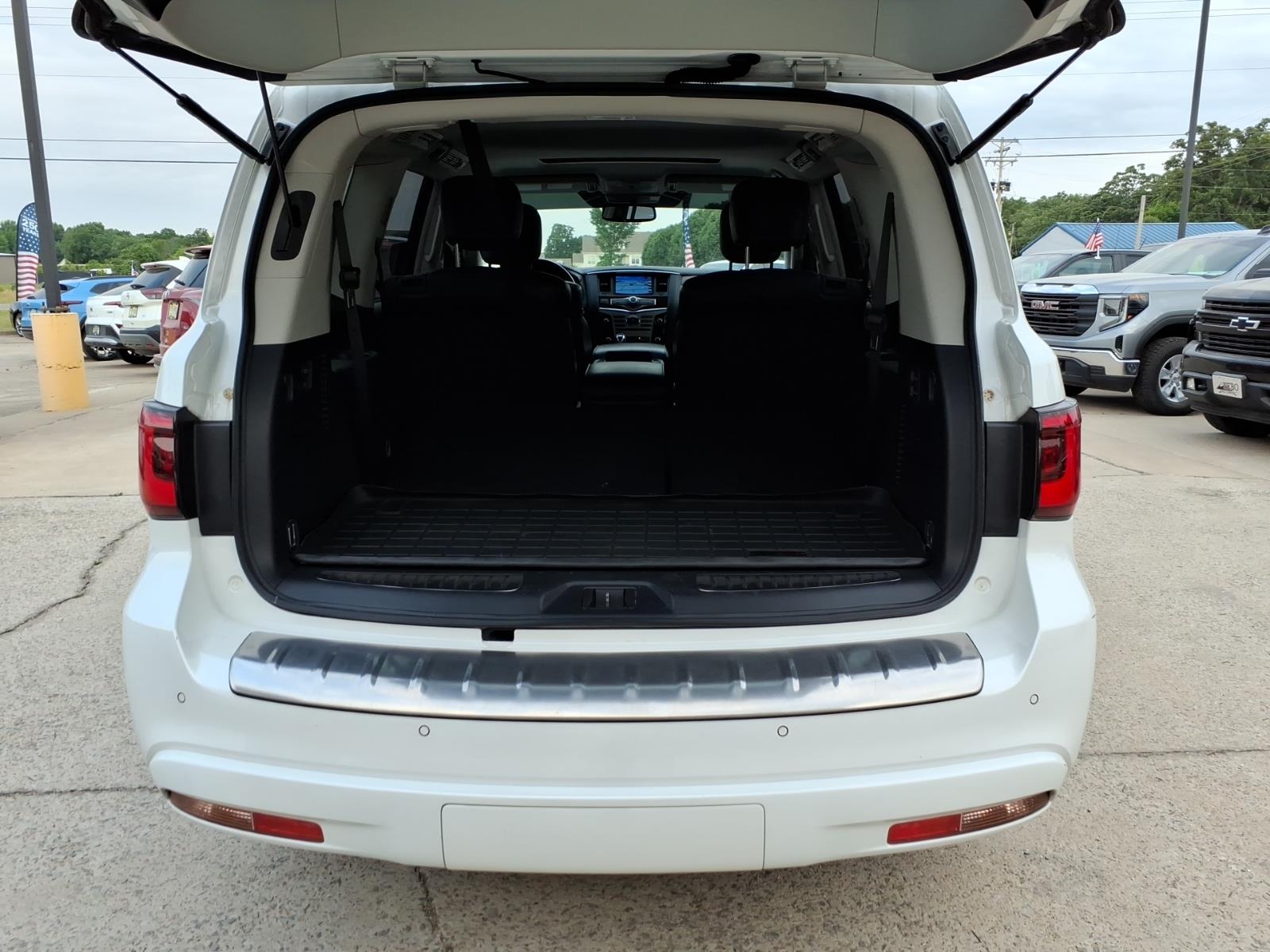 2018 INFINITI QX80 Base photo 5