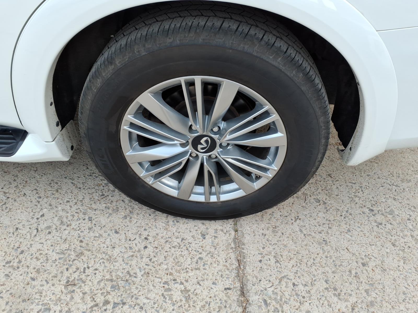 2018 INFINITI QX80 Base photo 6
