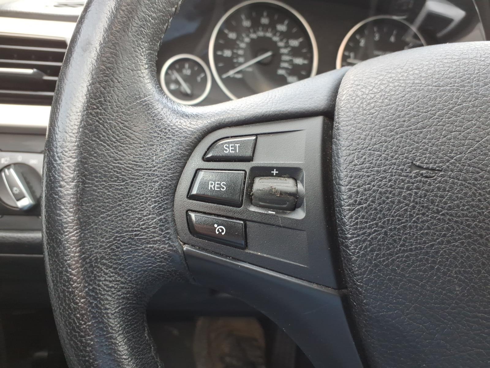 2013 BMW 3 Series 320i - Photo 17
