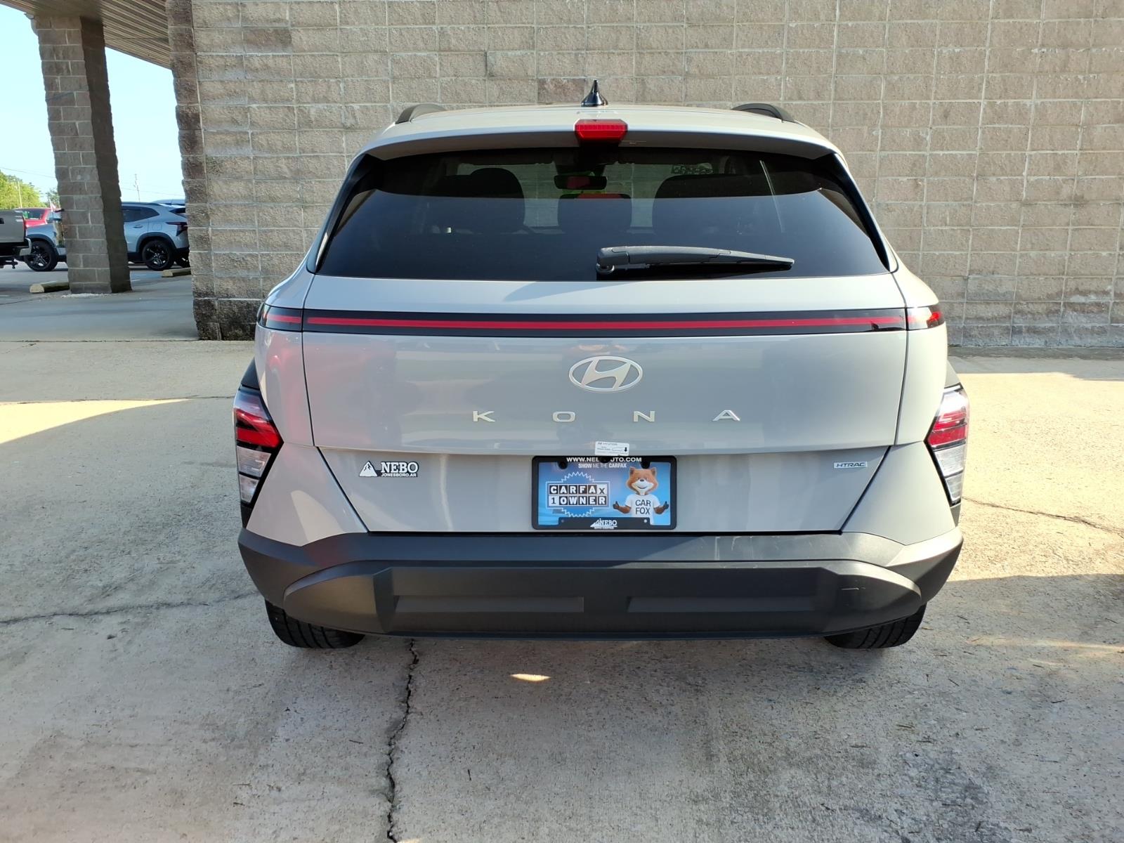 2025 Hyundai KONA SEL photo 4