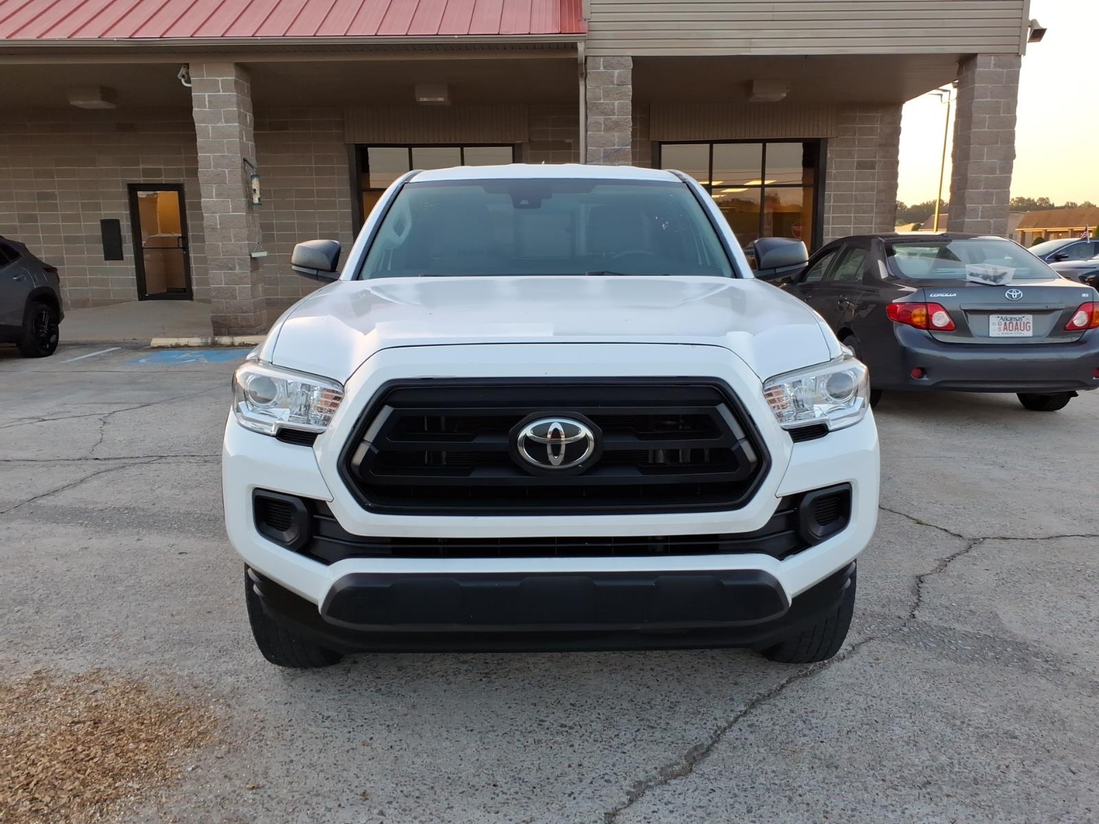2022 Toyota Tacoma SR photo 2