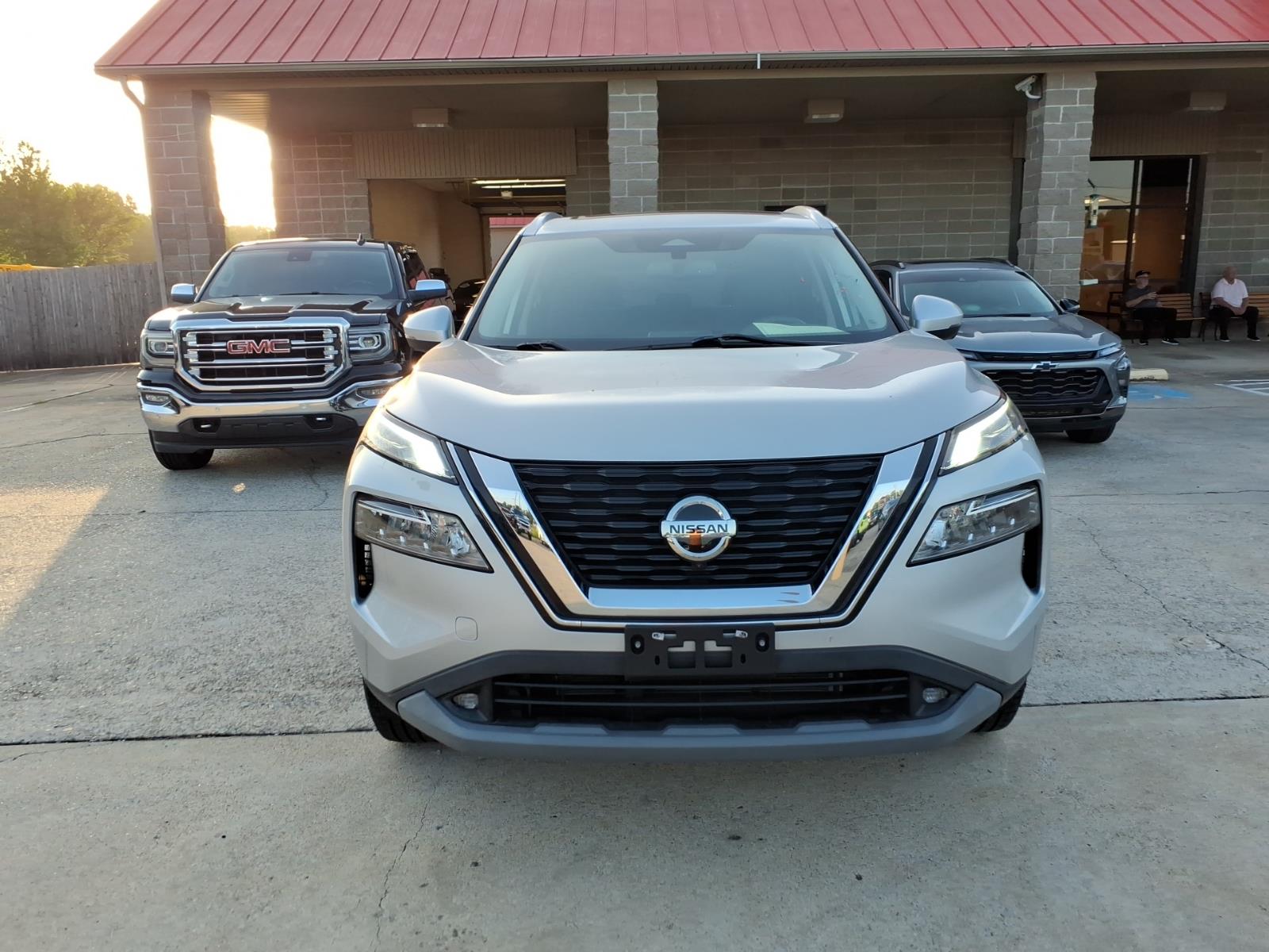 2021 Nissan Rogue SL photo 2