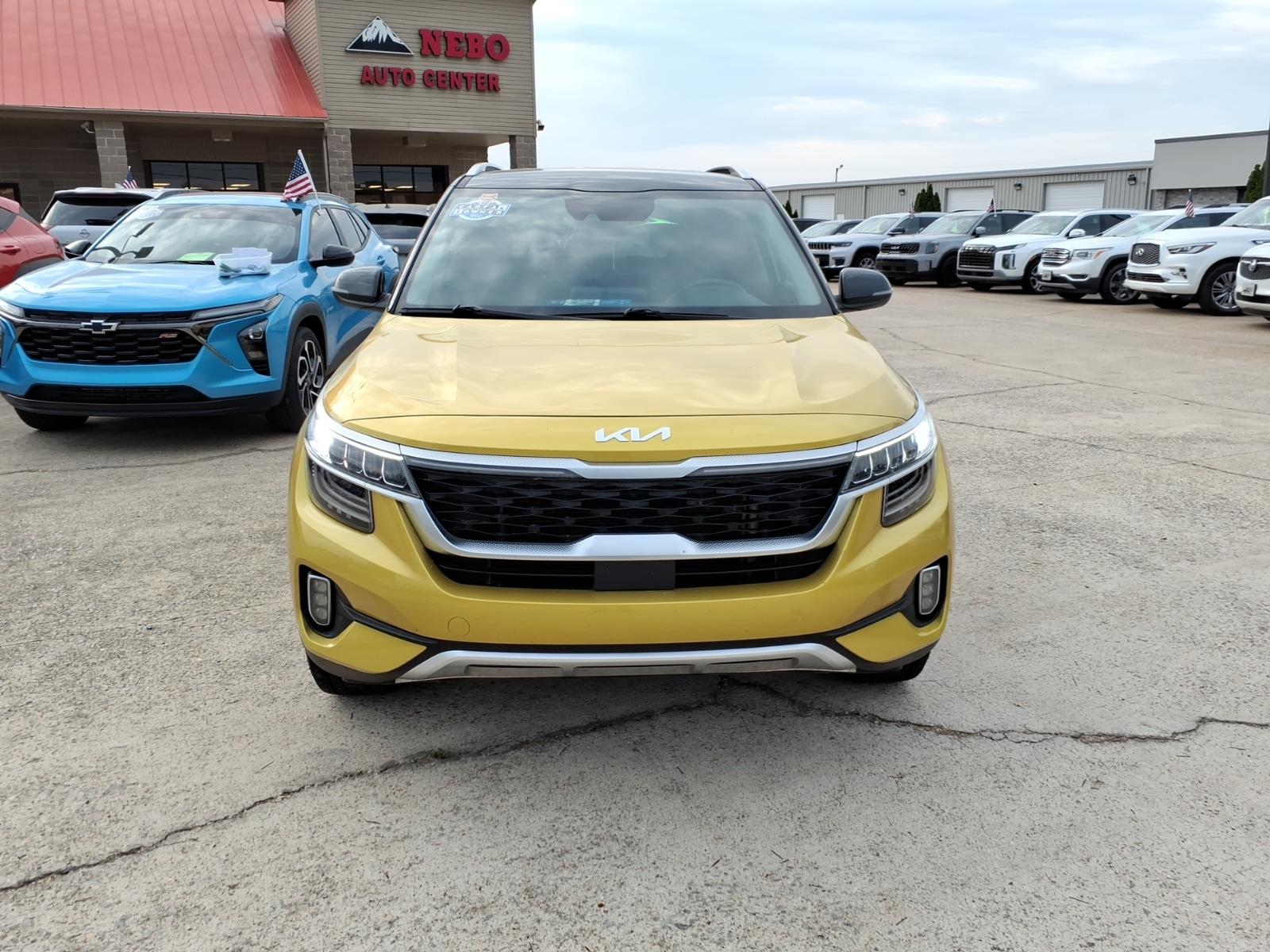 2023 Kia Seltos SX photo 2