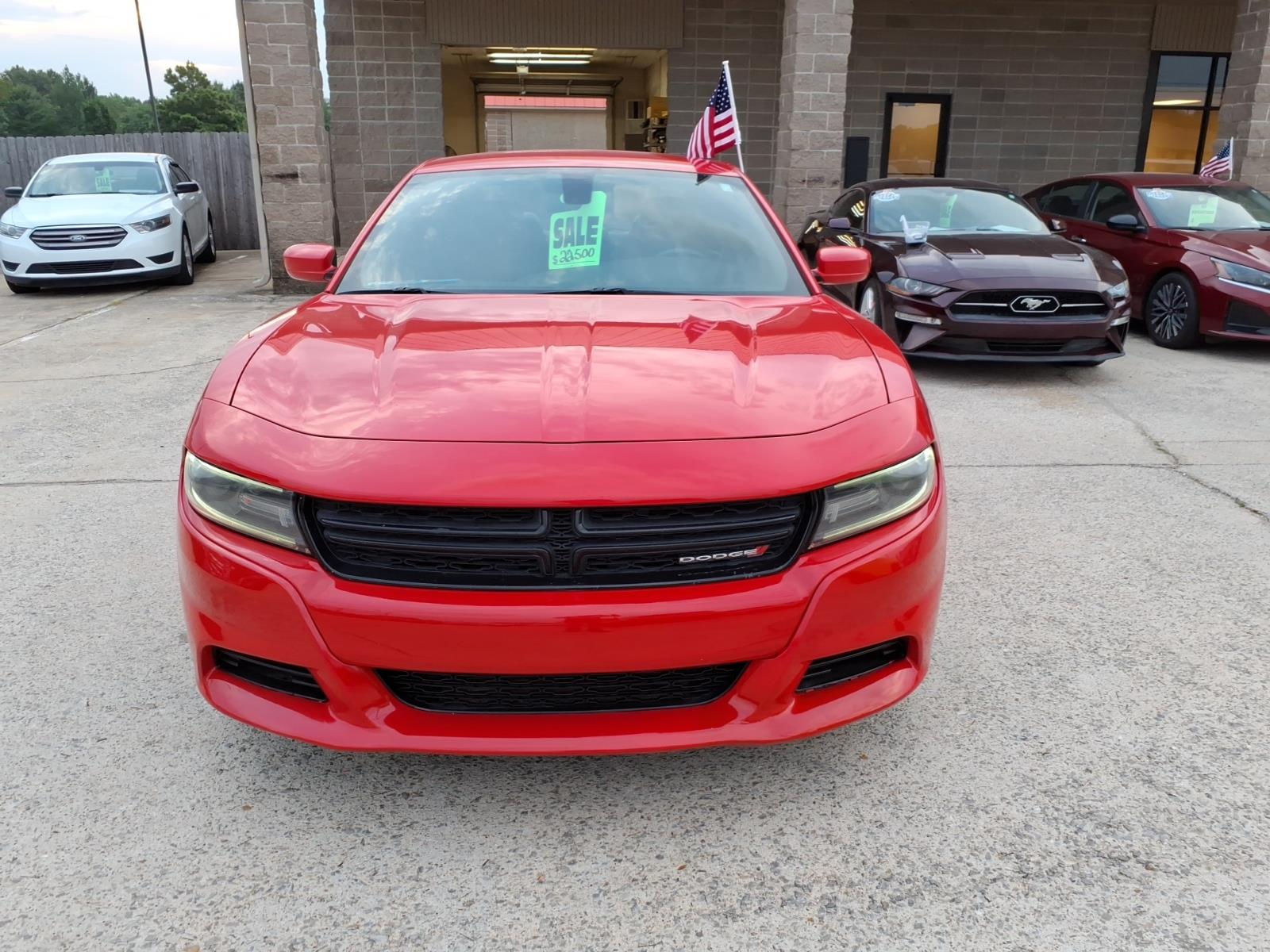2019 Dodge Charger SXT photo 2