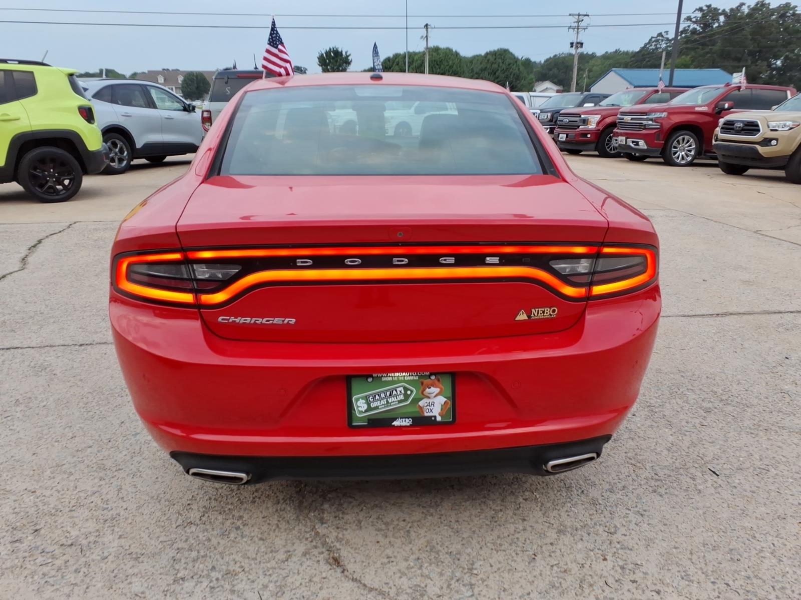 2019 Dodge Charger SXT photo 4