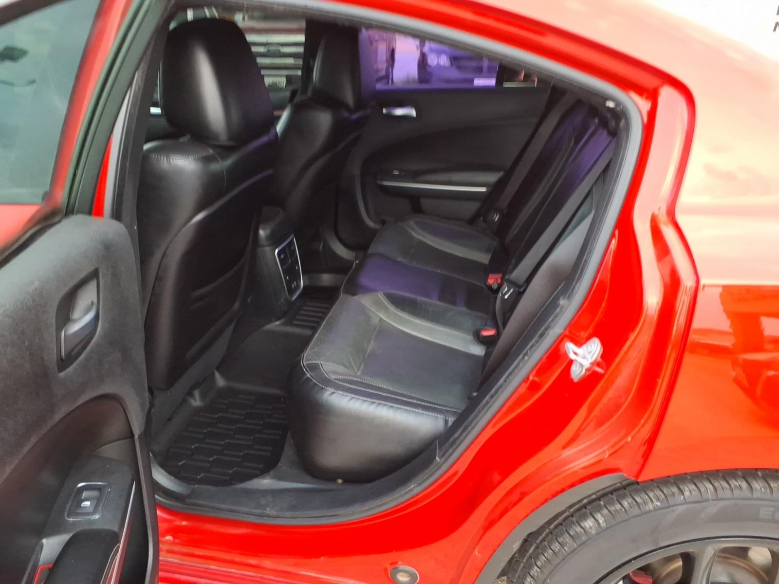 2019 Dodge Charger SXT photo 6