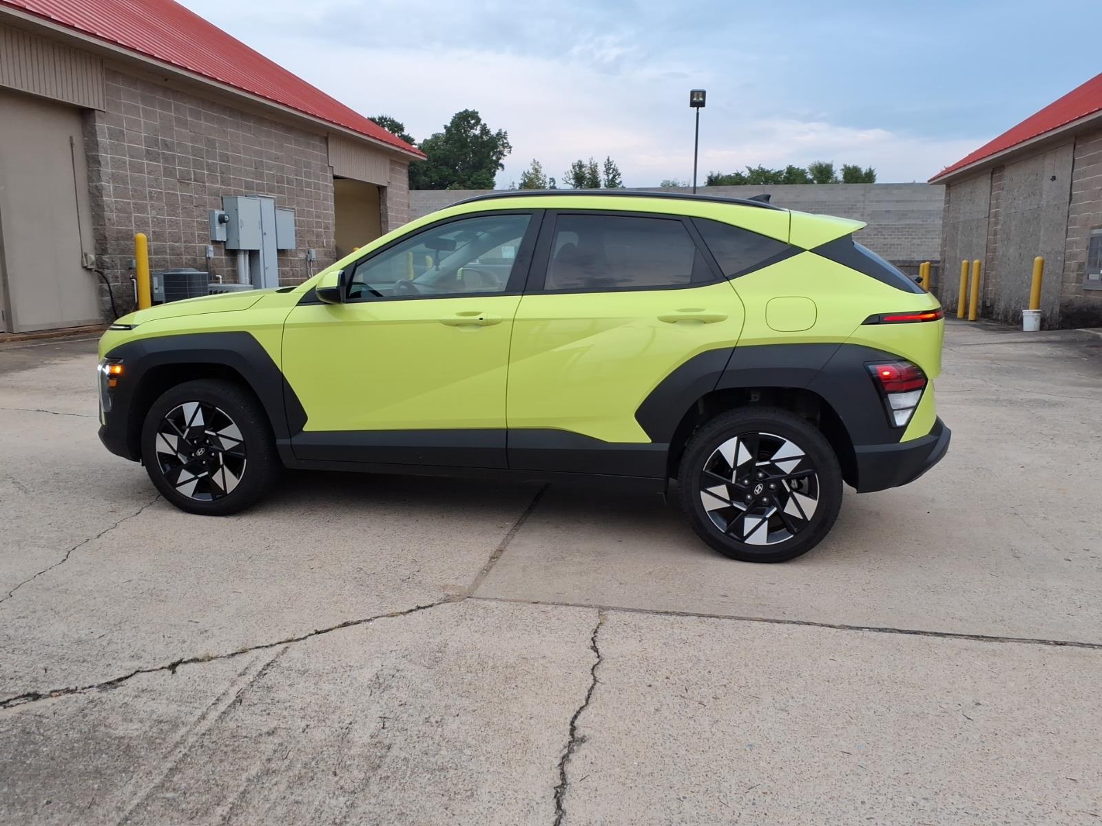 2024 Hyundai KONA SEL photo 3
