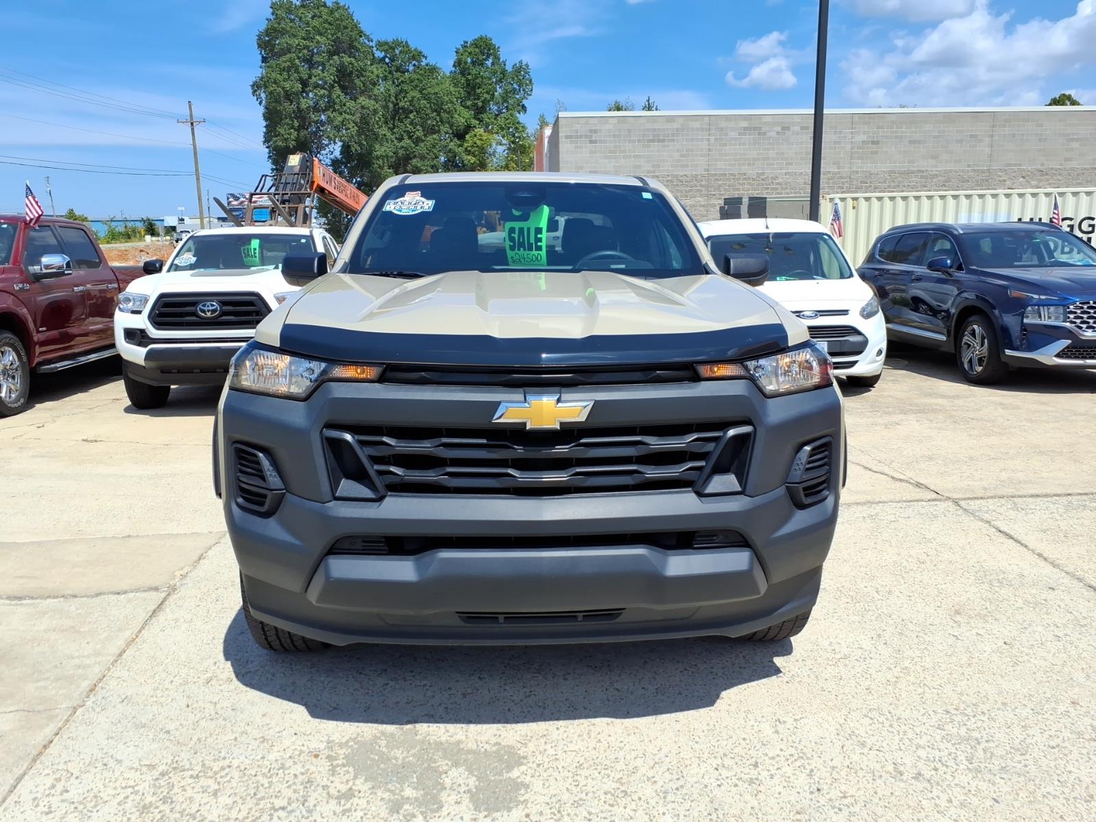 2023 Chevrolet Colorado Work Truck photo 2