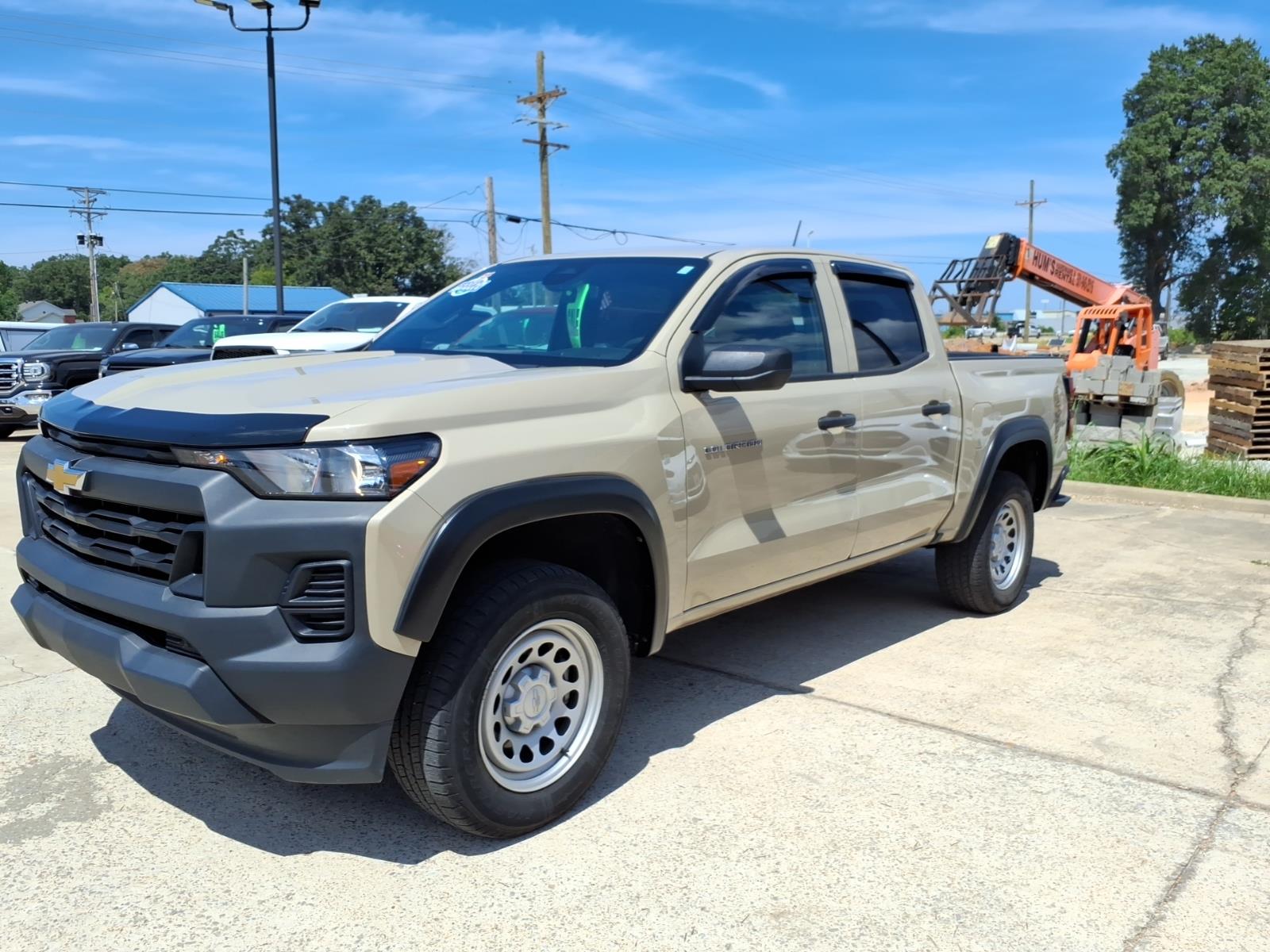 2023 Chevrolet Colorado Work Truck photo 3