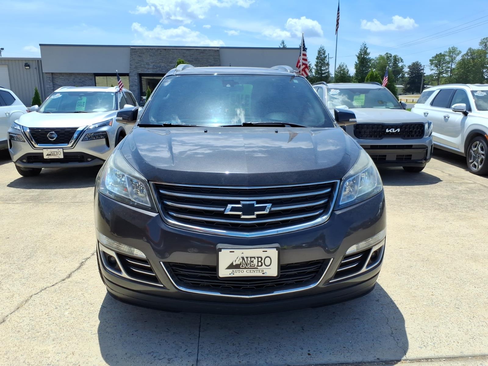 2017 Chevrolet Traverse Premier photo 2
