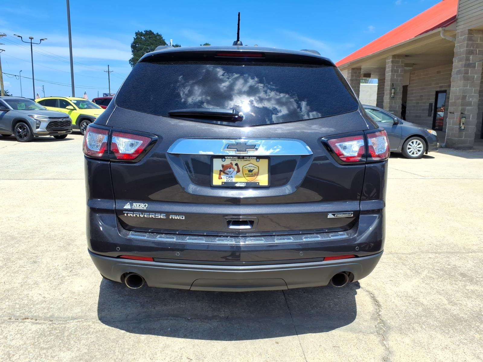 2017 Chevrolet Traverse Premier photo 4
