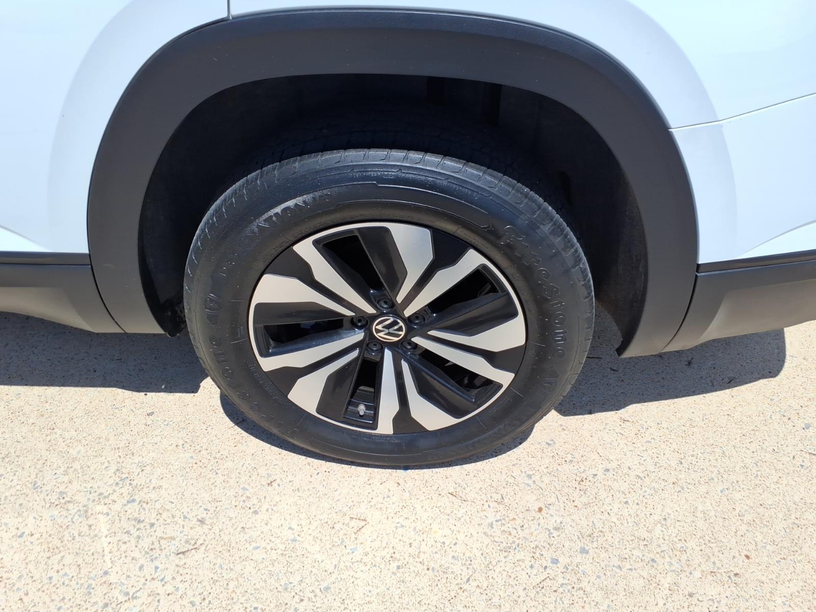 2024 Volkswagen Atlas SE 4Motion photo 6