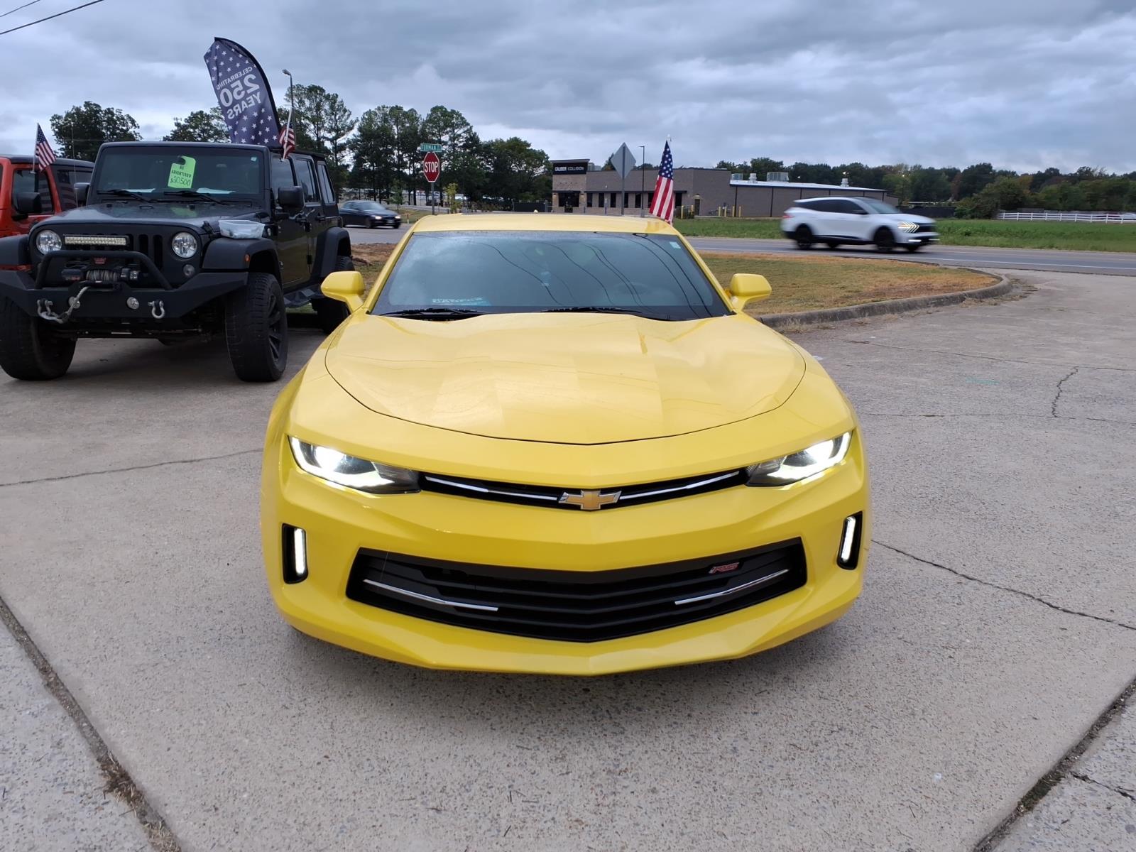 2016 Chevrolet Camaro LT photo 2
