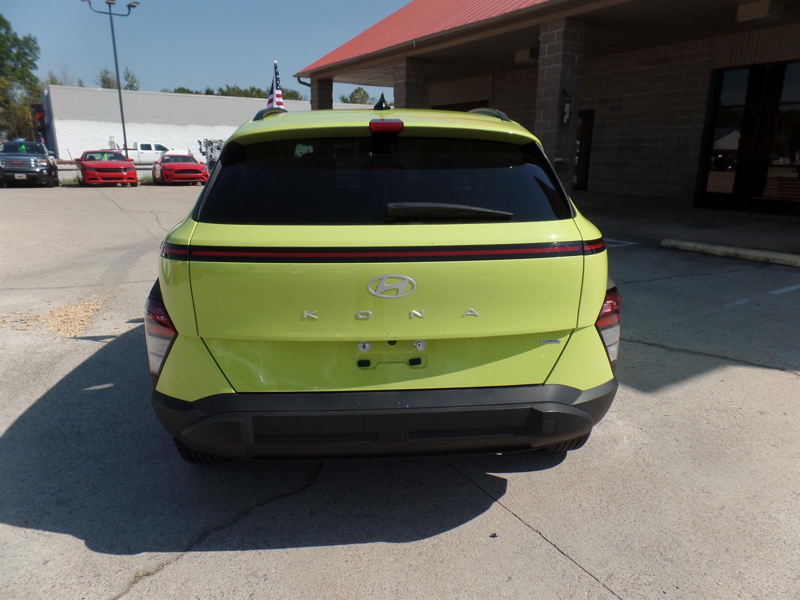 2025 Hyundai KONA SEL photo 4