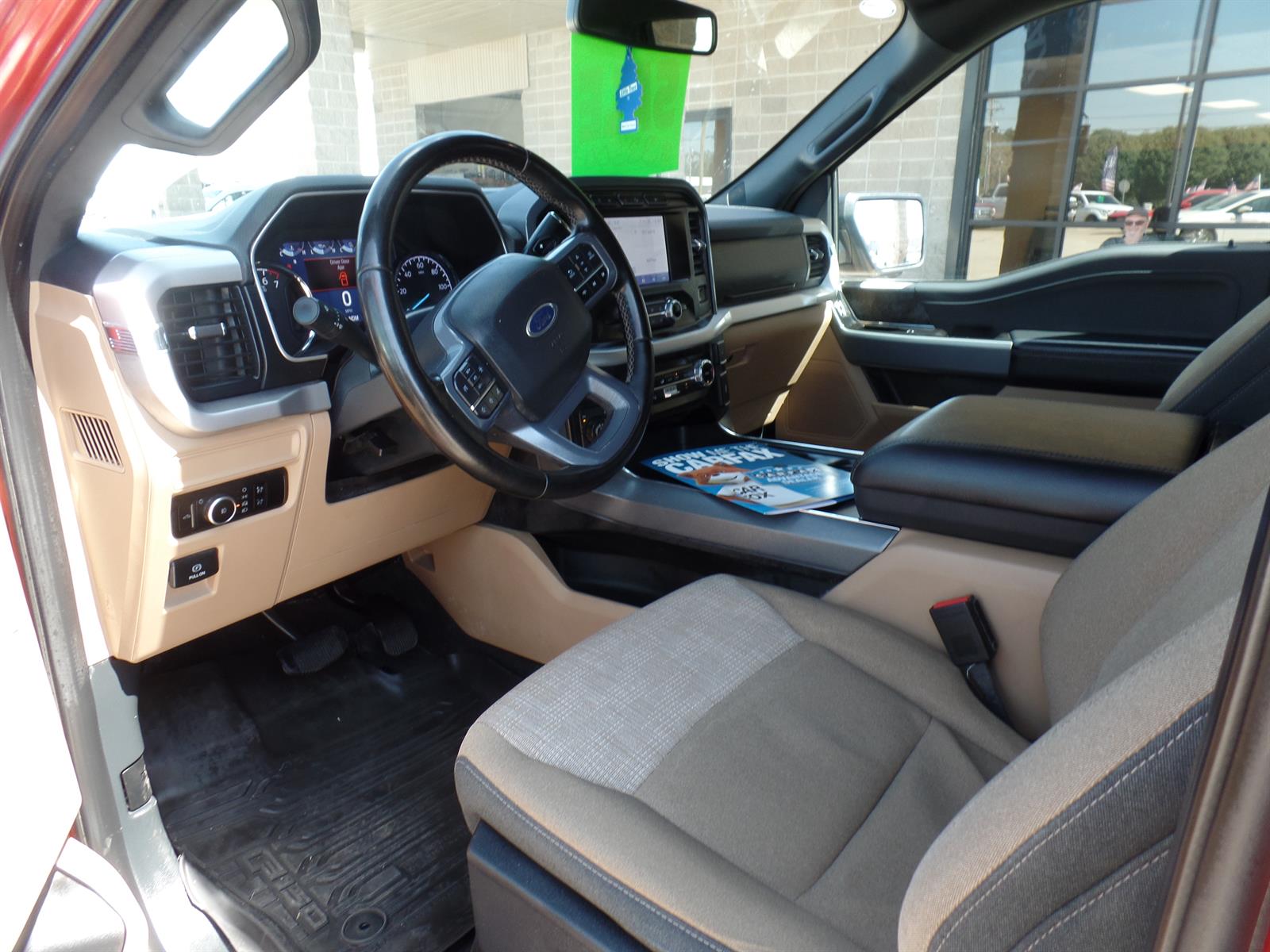 2023 Ford F-150 XLT photo 3