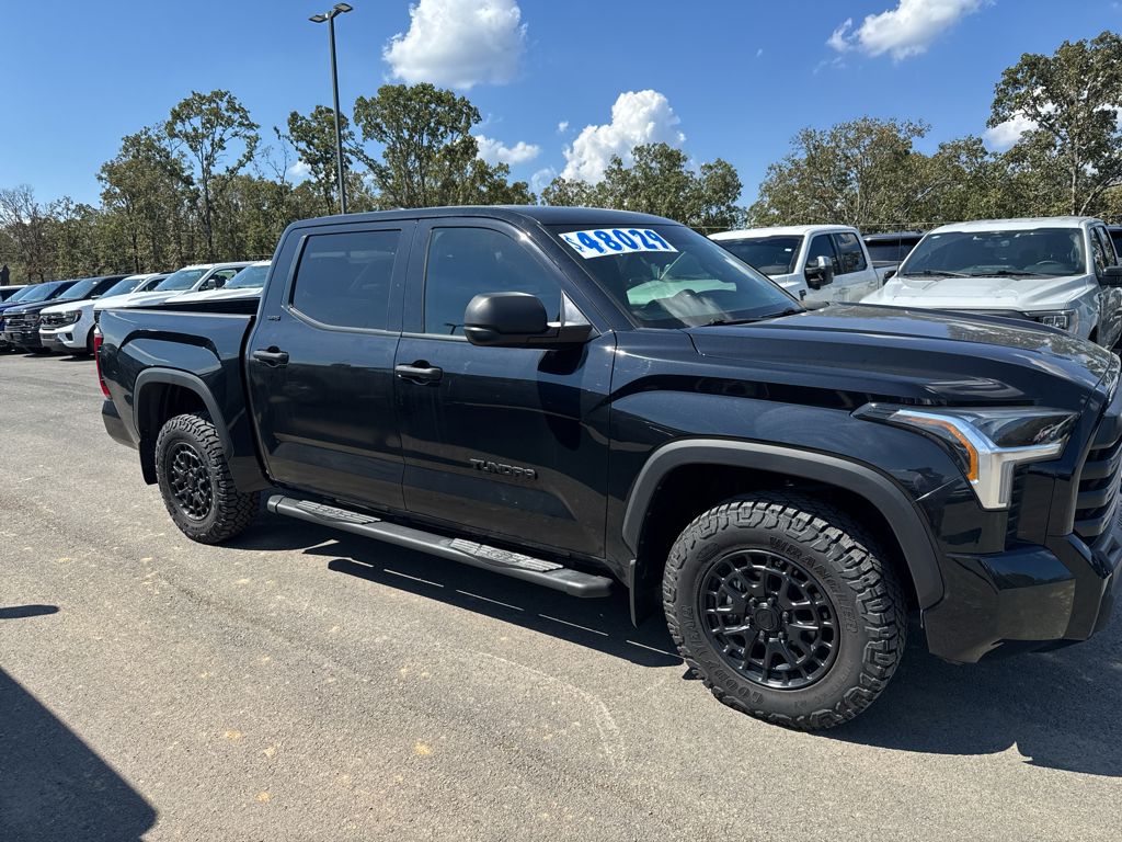 2025 Toyota Tundra SR5 photo 4