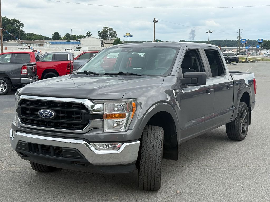 2021 Ford F-150 XLT photo 3