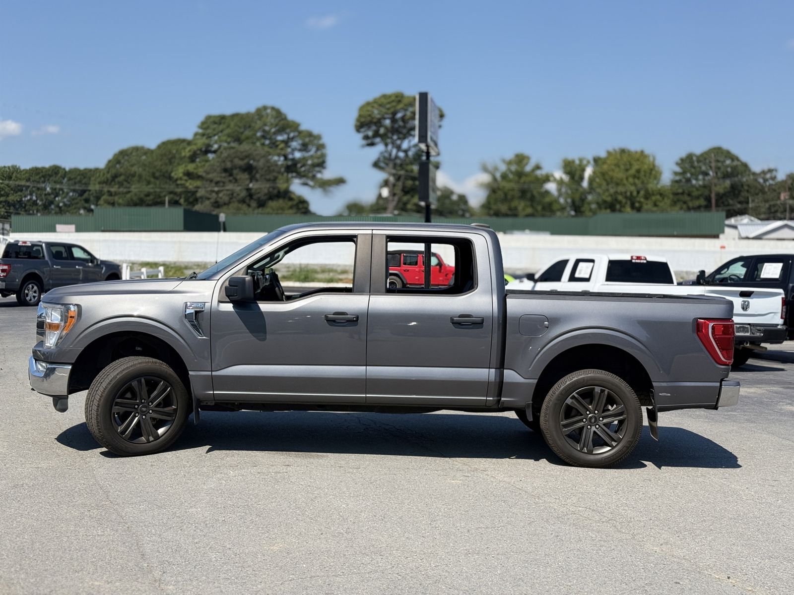 2021 Ford F-150 XLT photo 4