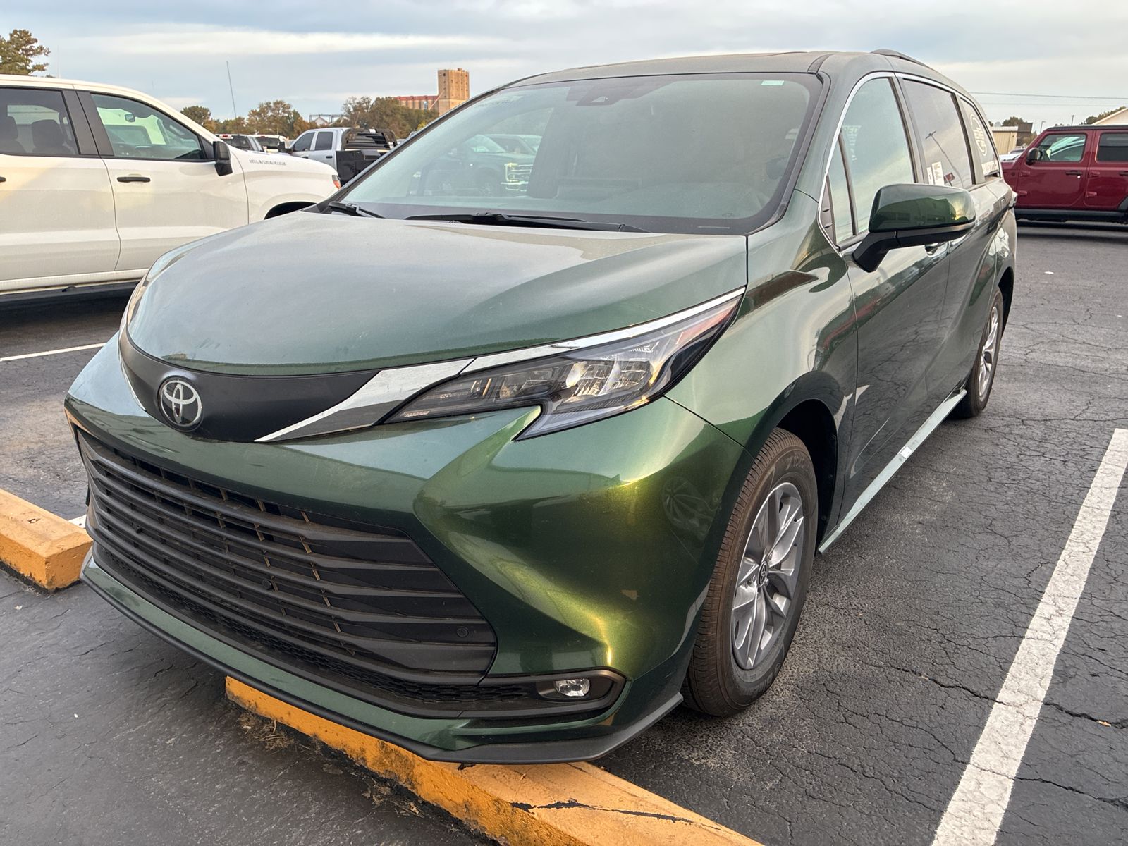 2026 Toyota Sienna XLE photo