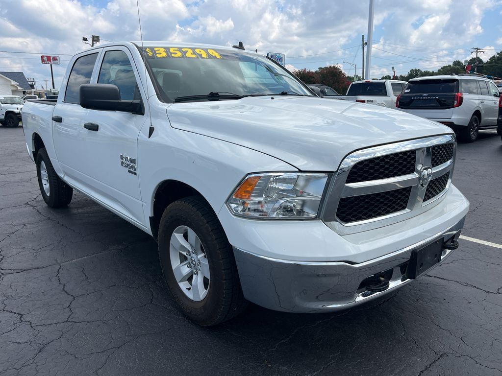 2022 Ram 1500 Classic SLT photo 3