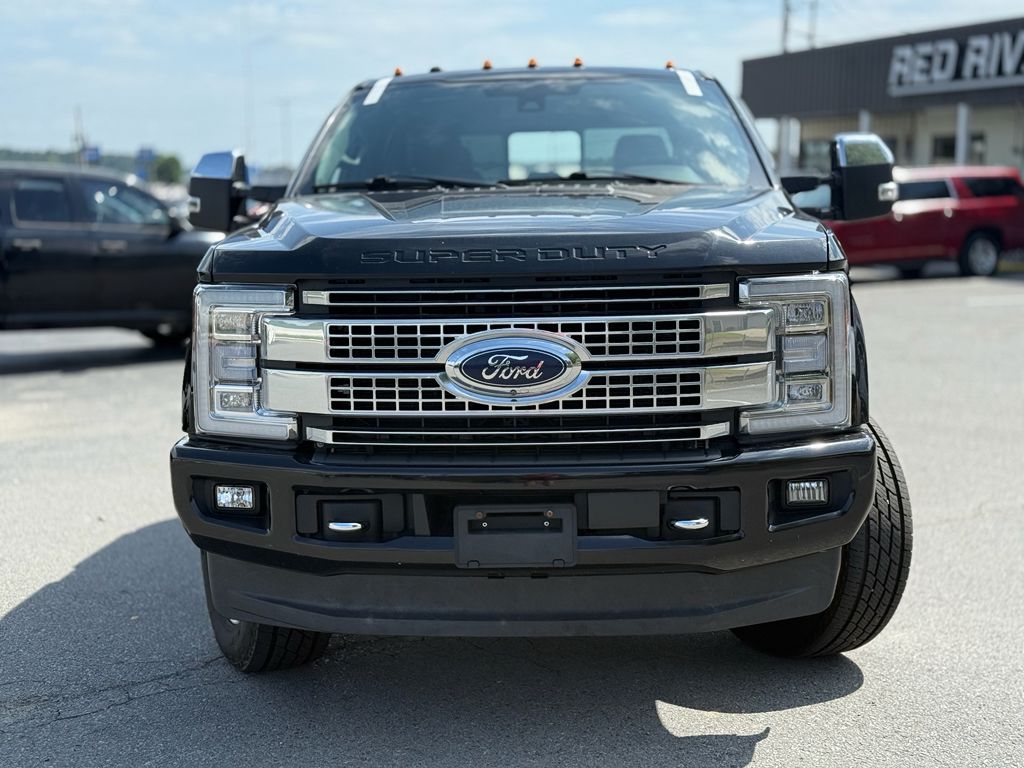 2017 Ford F-250 Platinum photo 2