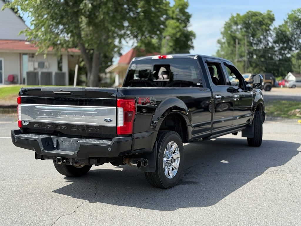 2017 Ford F-250 Platinum photo 4