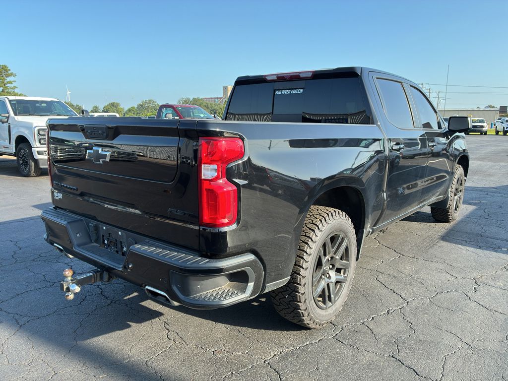 2024 Chevrolet Silverado RST photo 5
