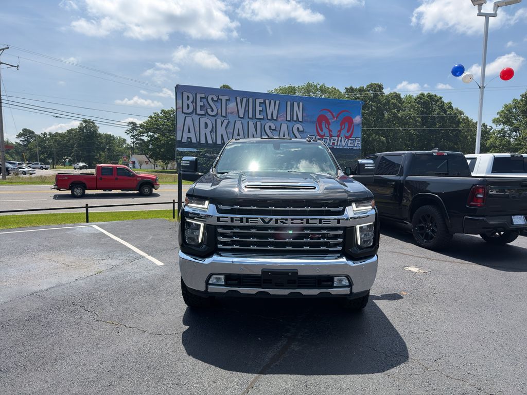 2022 Chevrolet Silverado LTZ photo 2