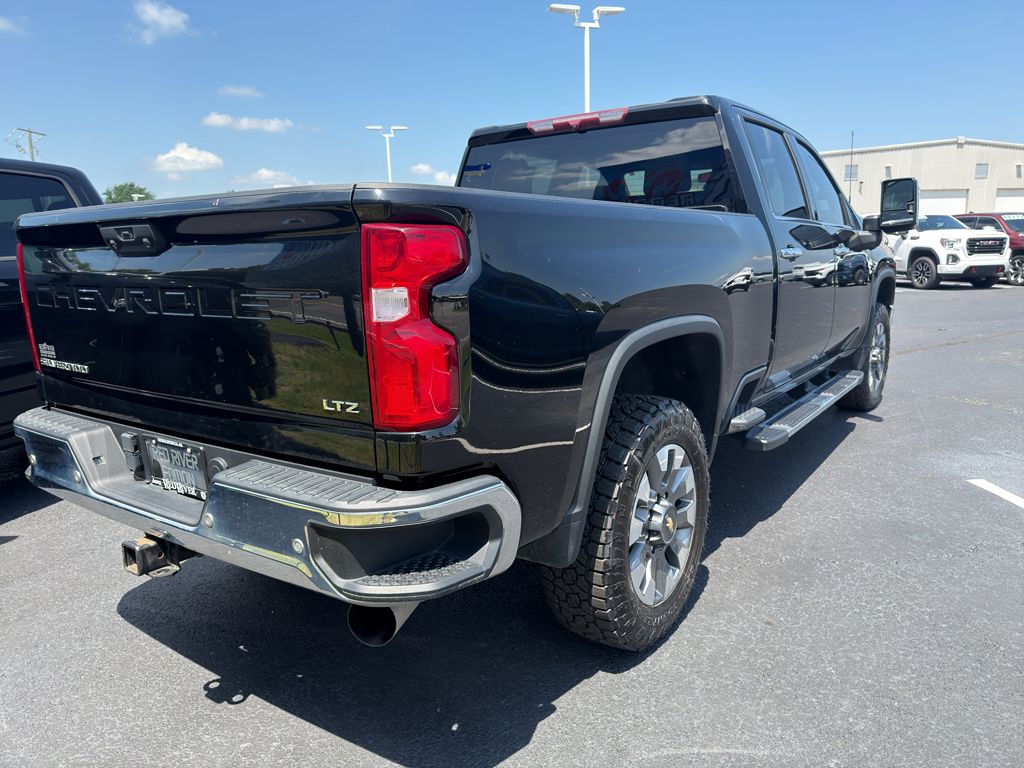 2022 Chevrolet Silverado LTZ photo 5
