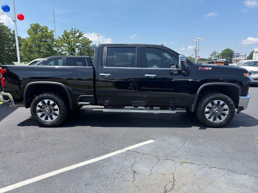 2022 Chevrolet Silverado LTZ photo 4