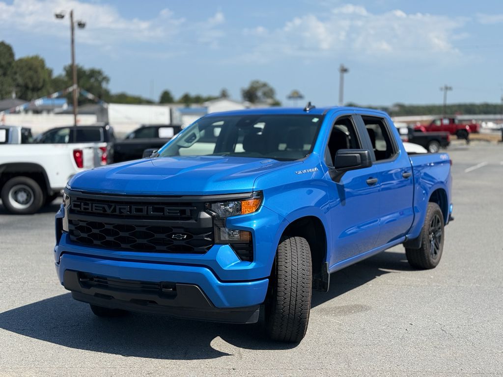 2025 Chevrolet Silverado Custom photo 3