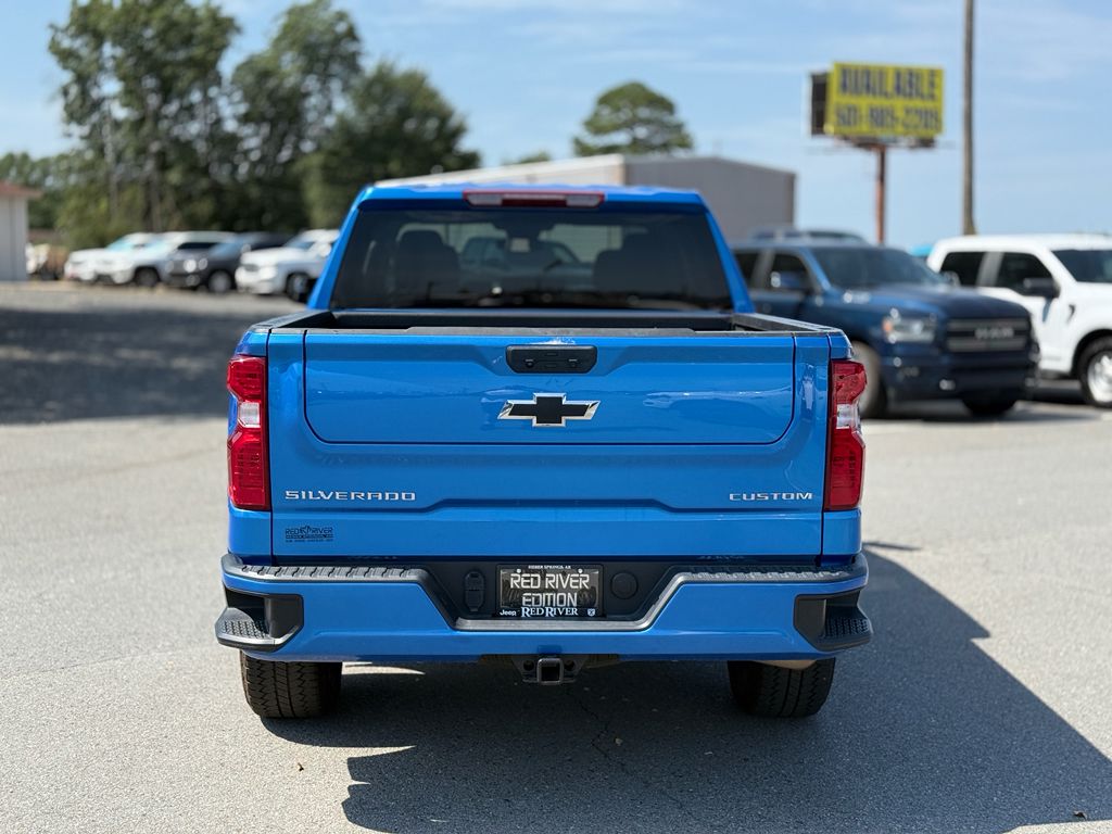 2025 Chevrolet Silverado Custom photo 6