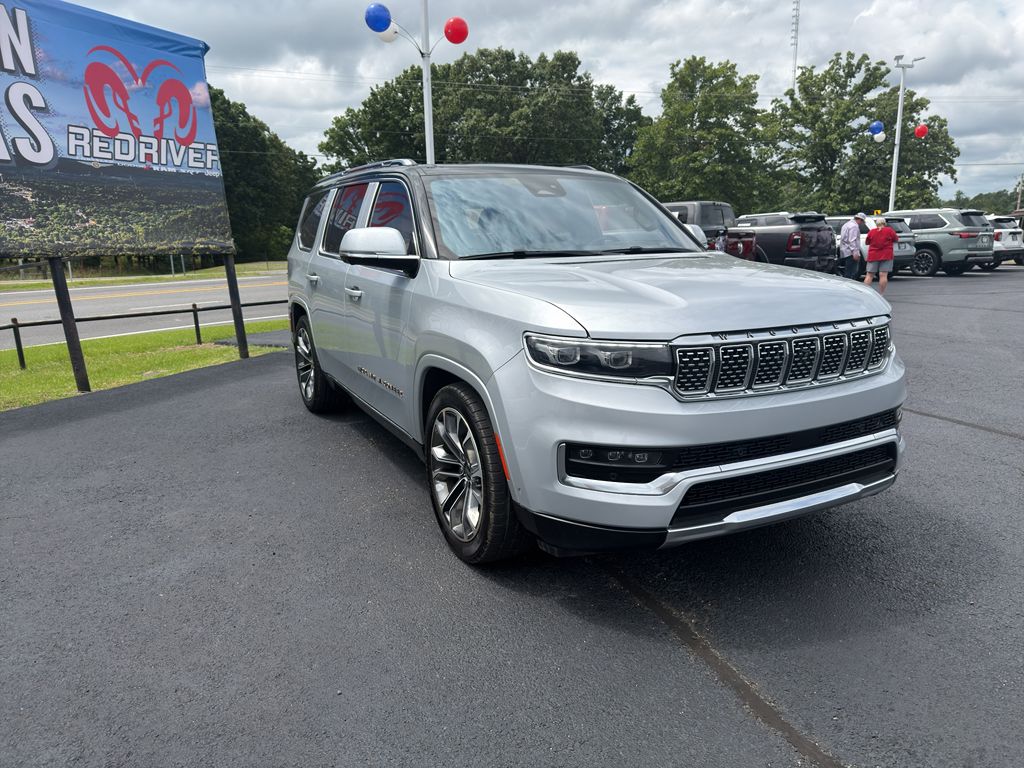 2022 Jeep Grand Wagoneer Series III photo 3