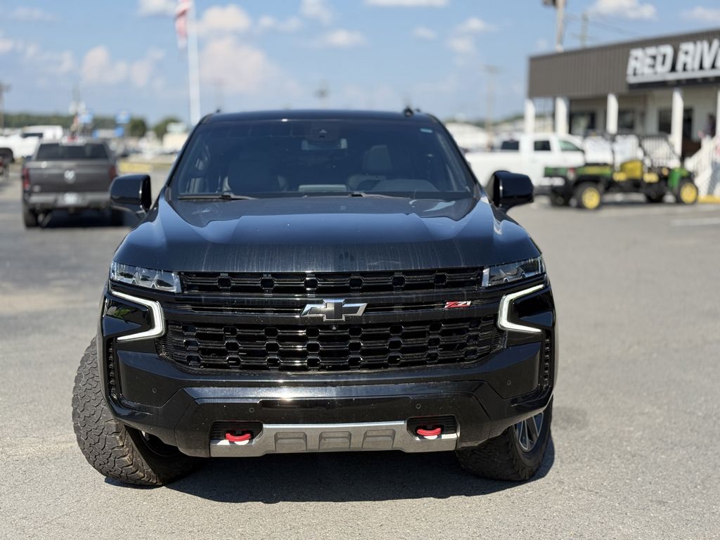 2023 Chevrolet Suburban Z71 photo 2