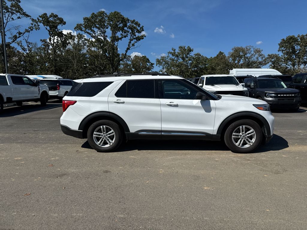 2020 Ford Explorer XLT photo 4