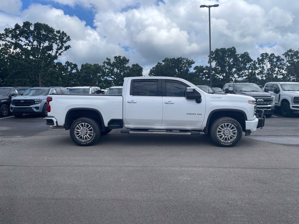 2022 Chevrolet Silverado High Country photo 5